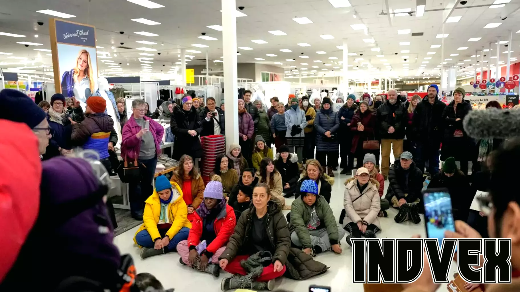 Minneapolis Restaurants Face Challenges Amid Immigration Enforcement