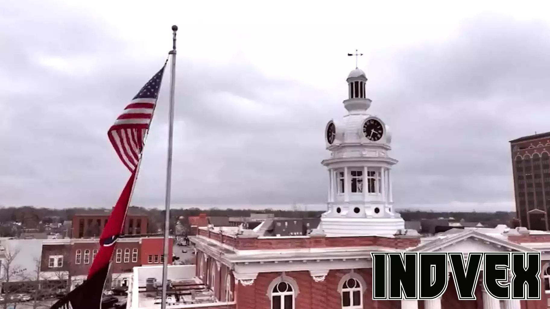 Murfreesboro passes flag ordinance for businesses