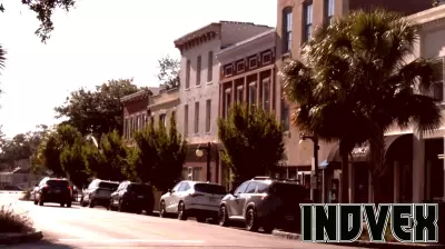 Business Association official talks changes to downtown Savannah storefronts