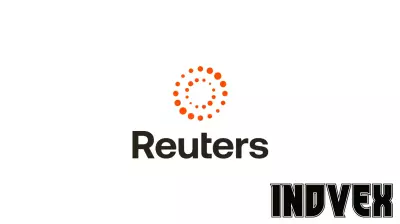 Gold steadies, heads for third straight weekly gain